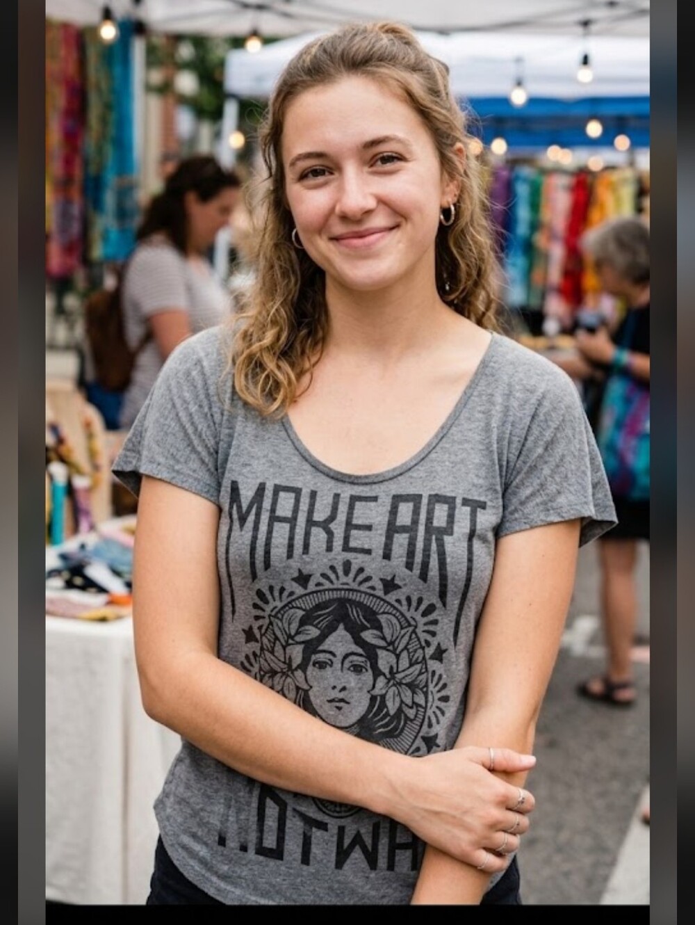 OBEY Make Art Not War Graphic Top Gray Scoop Neck Small